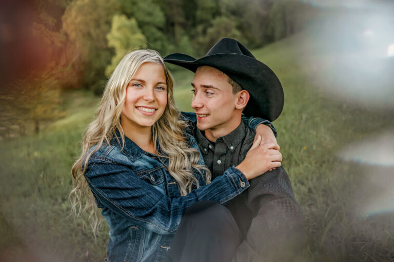 Lakin & Kole MINI COUPLE SESSION – SURGOINSVILLE, TN