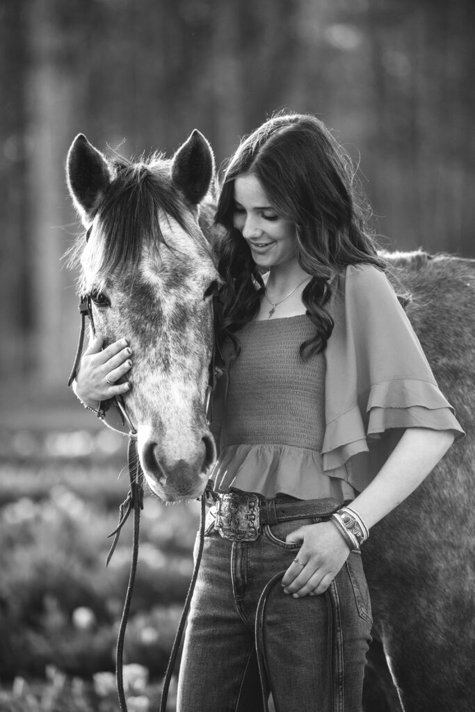 Horse Photo Session, senior photography with horse in tulip field